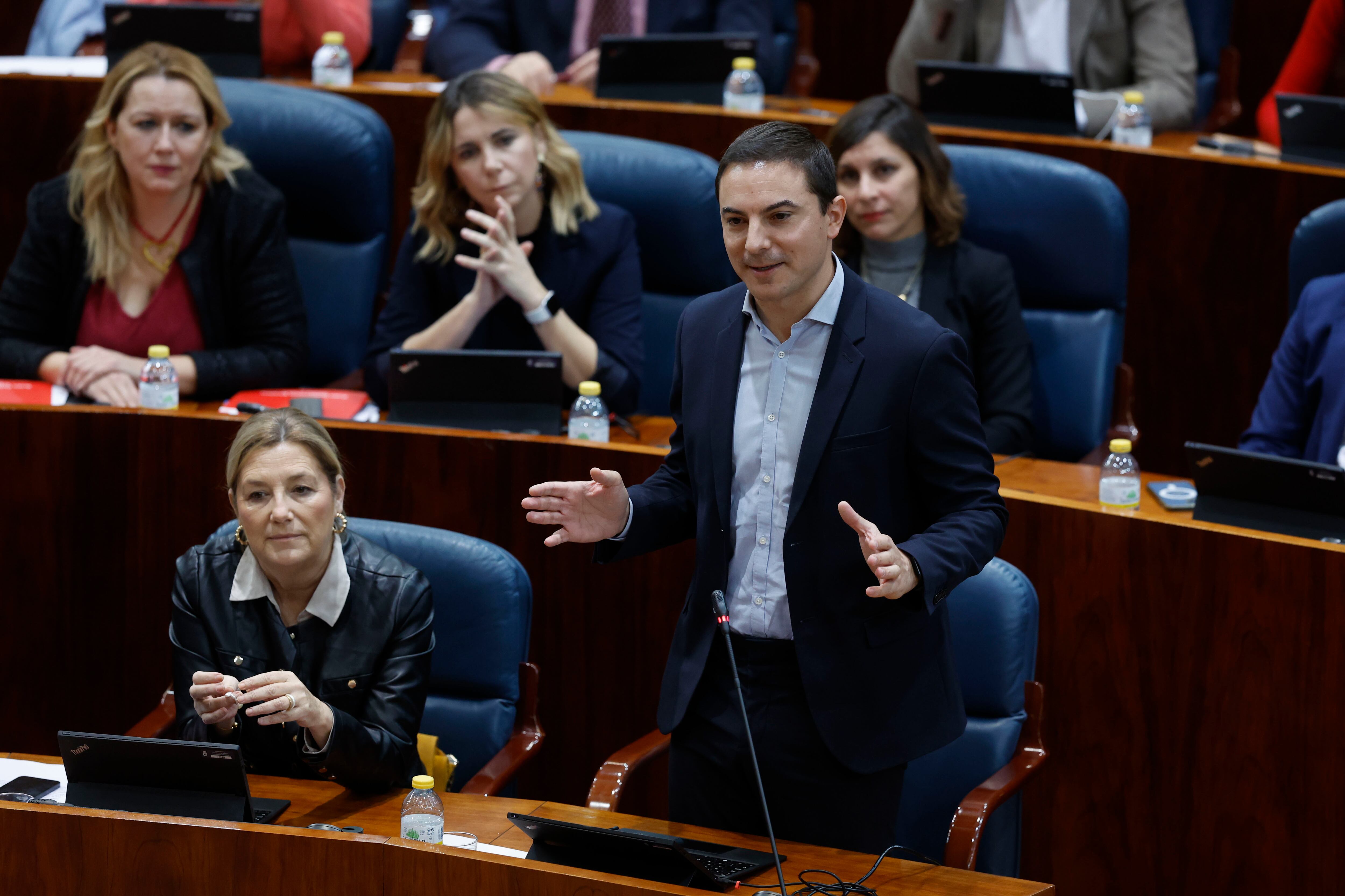 El portavoz del PSOE en la Asamblea de Madrid, Juan Lobato, en la Asamblea de Madrid