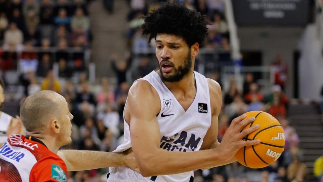 Kaiser Gates en un amistoso contra Covirán Granada.