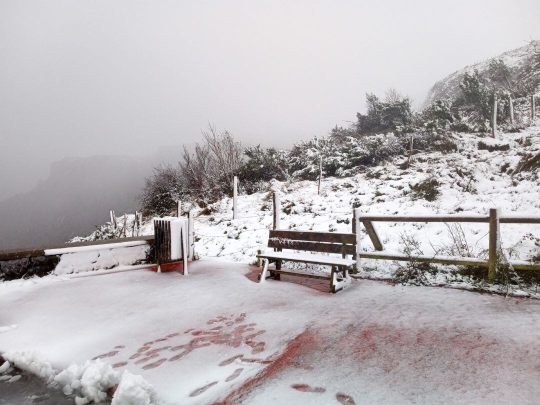 El puerto de Orduña nevado