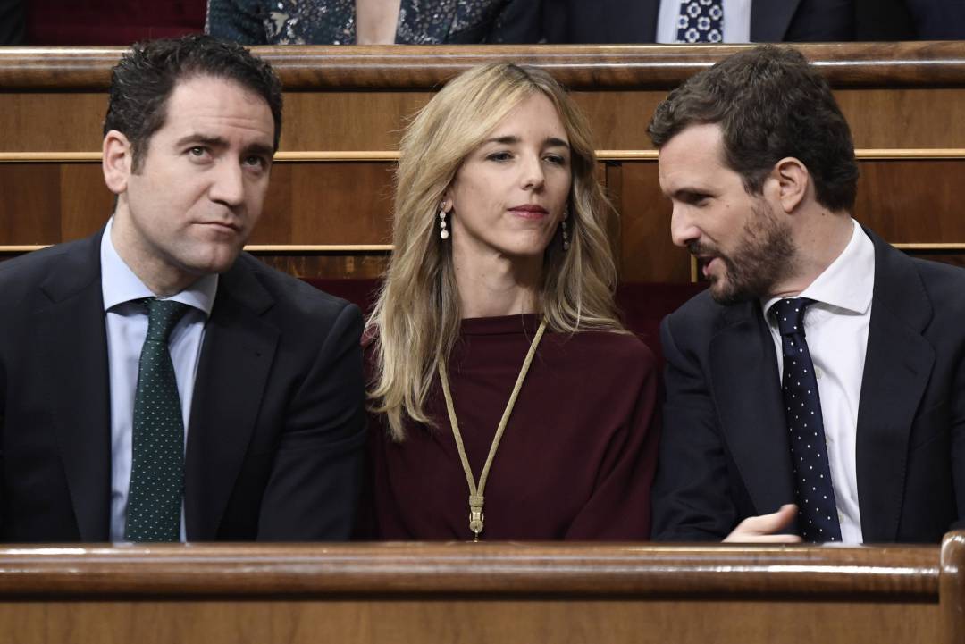 Teodoro García Egea, Cayetana Álvarez de Toledo y Pablo Casado en la apertura de la legislatura