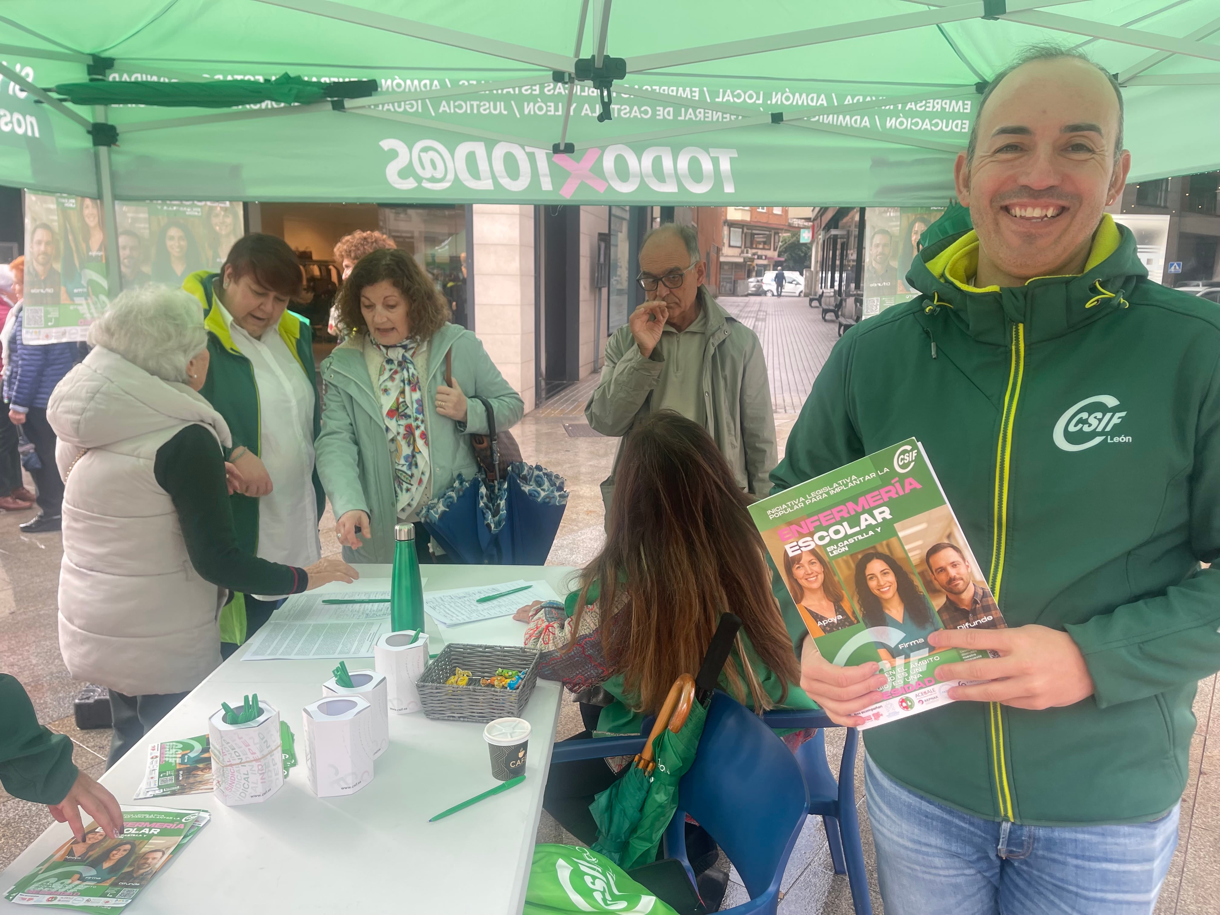 Recogida de firmas en Ponferrada