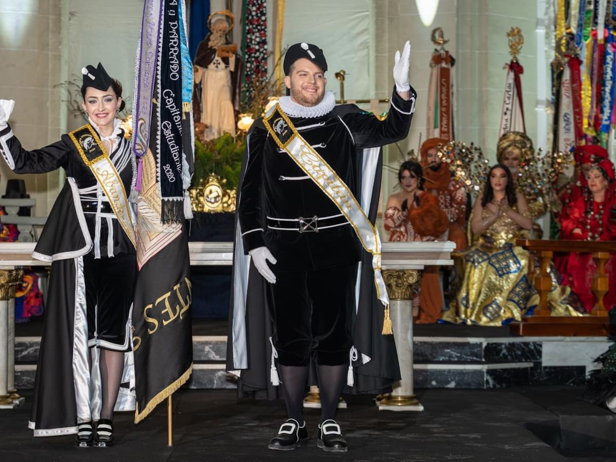 Comparsa Estudiantes de Elda: Ana Jover y Daniel Martín, Abanderada y Capitán 2026