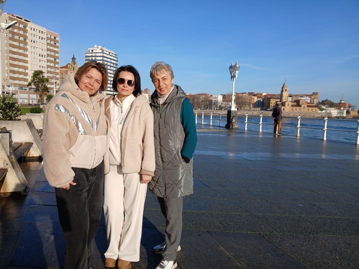 Gijón suma su apoyo al pueblo ucraniano en el cuarto aniversario de la guerra