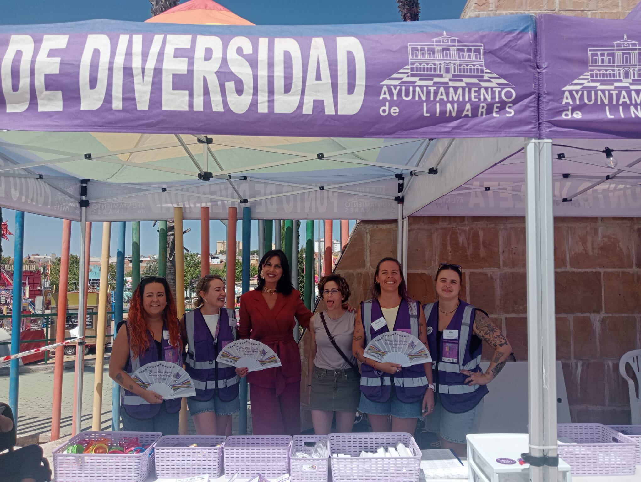 Inauguración de los Puntos Violeta y de Diversidad en la Feria de Linares