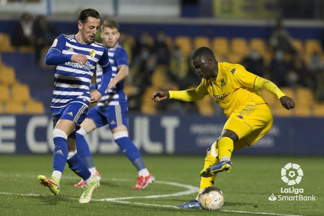 Adri Castellano cometió el penalti del empate del Alcorcón