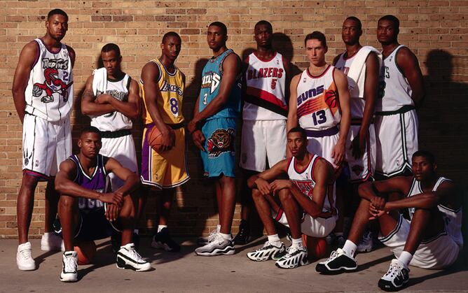 De izquierda a derecha y de arriba a abajo: Marcus Camby, Stephon Marbury, Kobe Bryant, Shareef Abdur-Rahim, Jermaine O'Neil, Steve Nash, John Wallace, Antoine Walker, Ray Allen, Kerry Kittles y Samaki Walker.