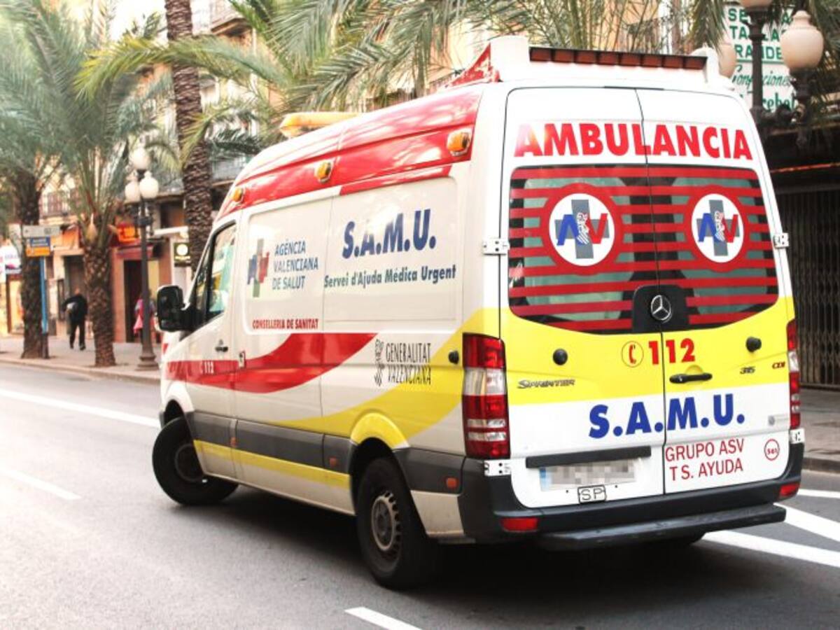 Una ambulancia abandona en la cuneta a un herido y los sanitarios dan positivo en cocaína y marihuana