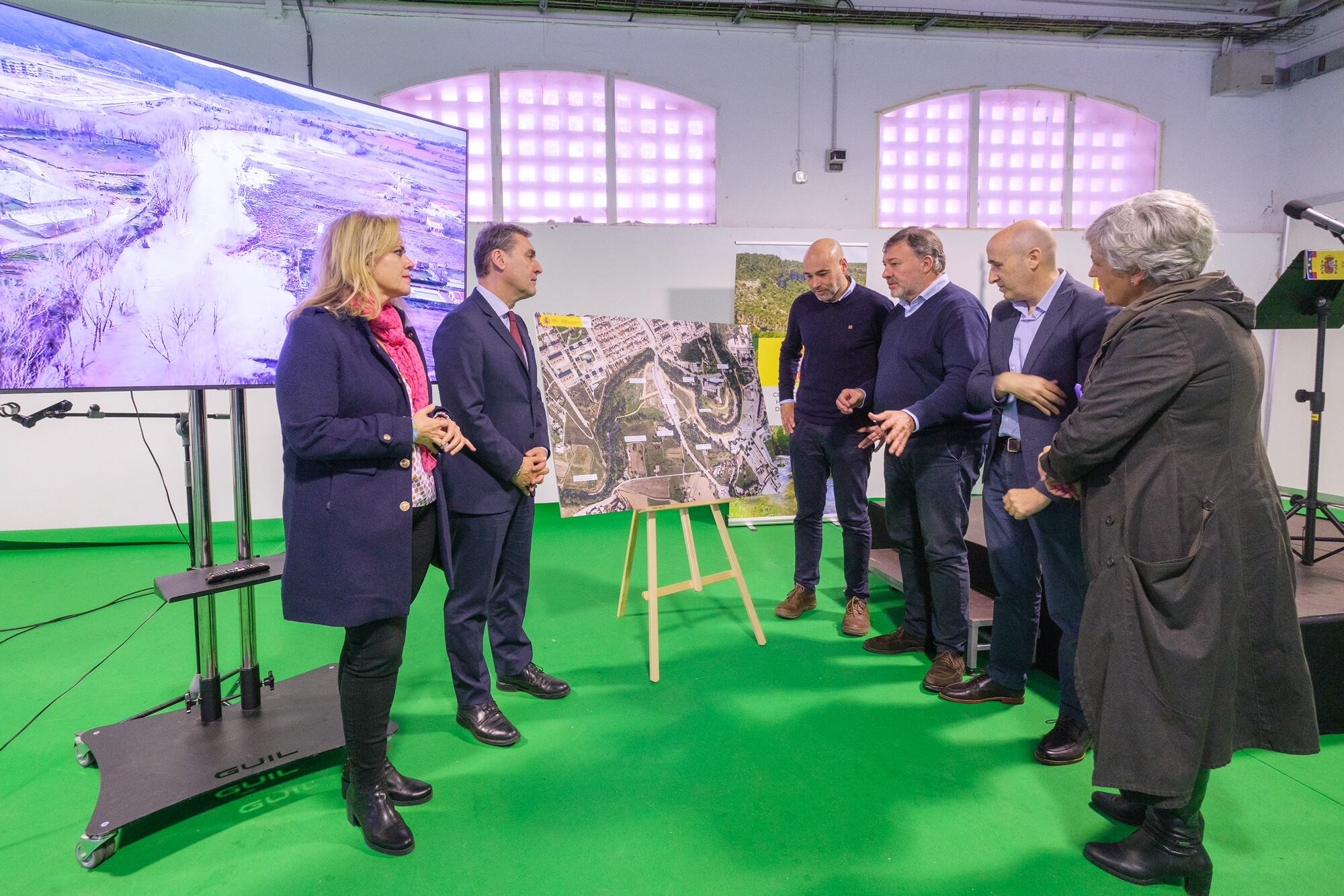 Las autoridades en la recepción de las obras que ha acometido la CHJ en Cuenca