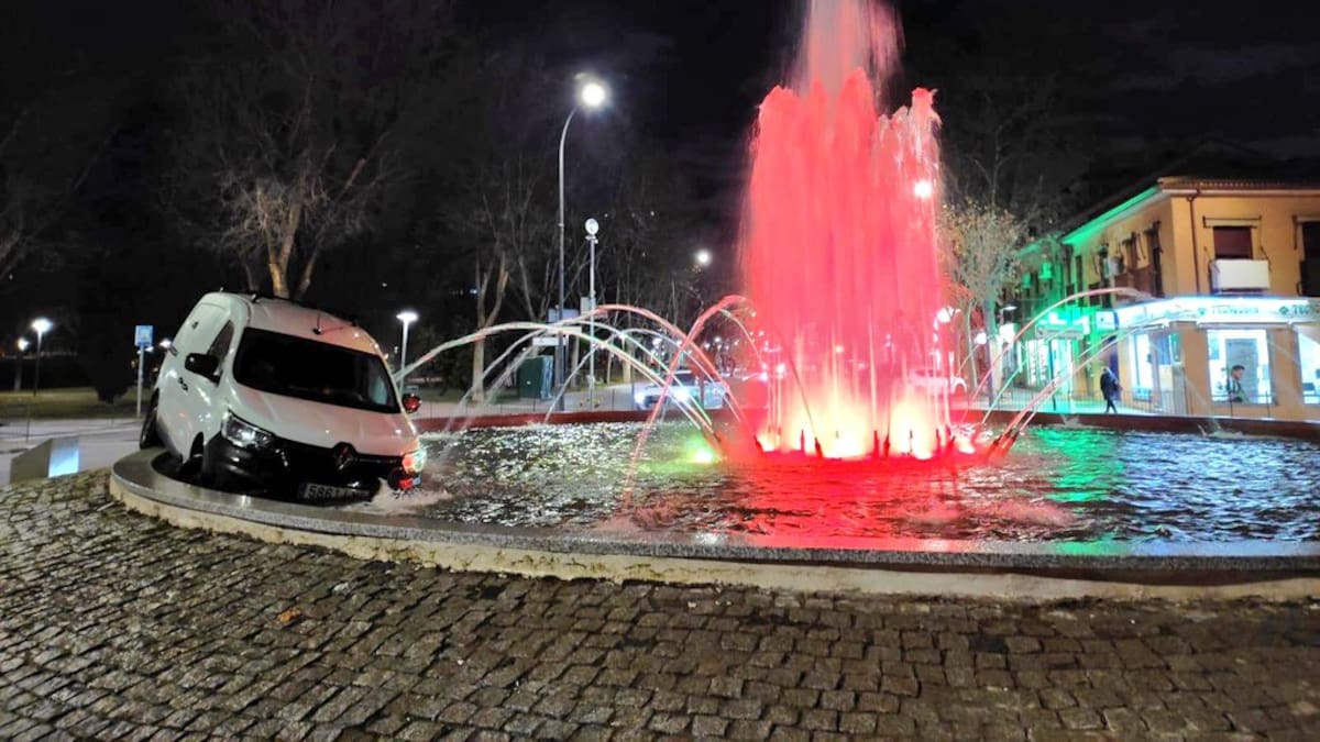 Un conductor que casi triplicaba la tasa de alcoholemia en San Martín de la Vega acaba dentro de una fuente