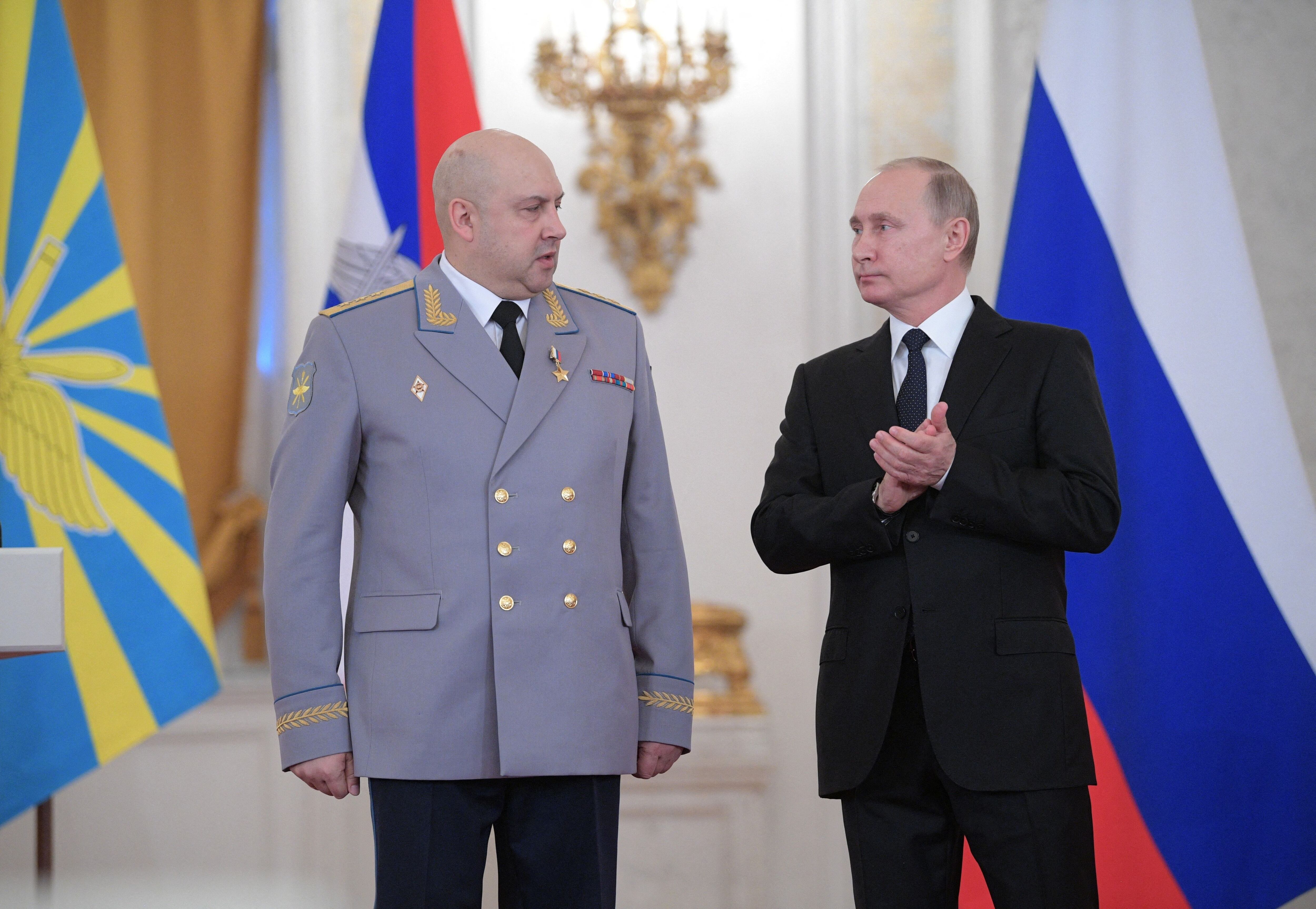 El general Serguéi Surovikin junto a Vladimir Putin en una imagen de archivo