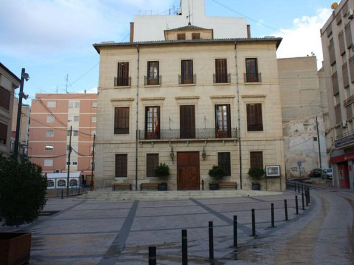 Monóvar mejora la limpieza de La Goletja y El Palera