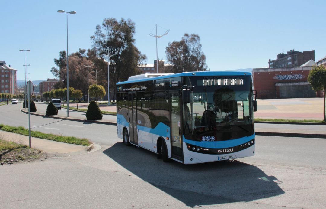 El concejal de Movilidad desmiente que los autobuses vayan "atestados" como dice el portavoz del PP, Marco Morala