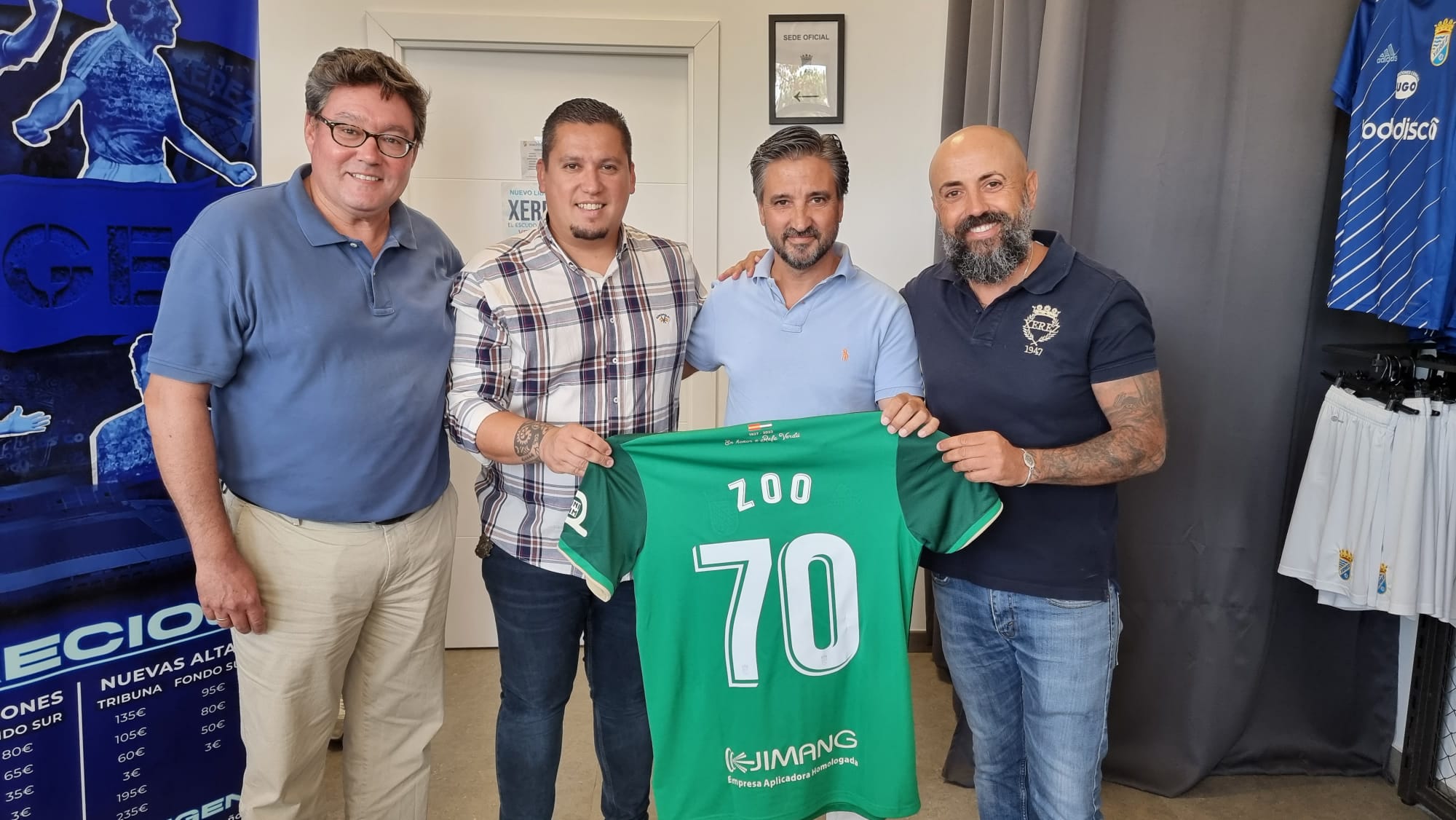 Juan Antonio Ceballos y José Ángel Aparicio junto a los dos máximos responsables del Xerez CD