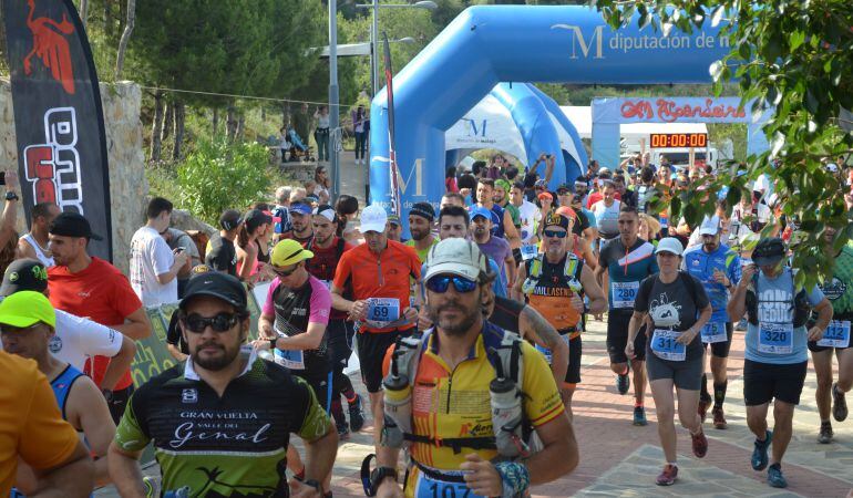 Momento de la salida durante la pasada edición de la CXM de Alpandeire. 