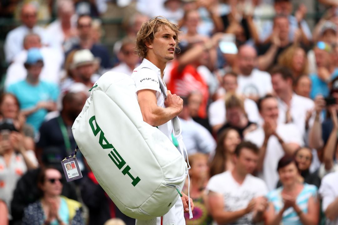 Zverev despidiéndose de Wimbledon