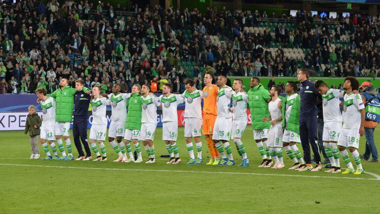 Los jugadores del Wolfsburgo celebran  la victoria ante Real Madrid