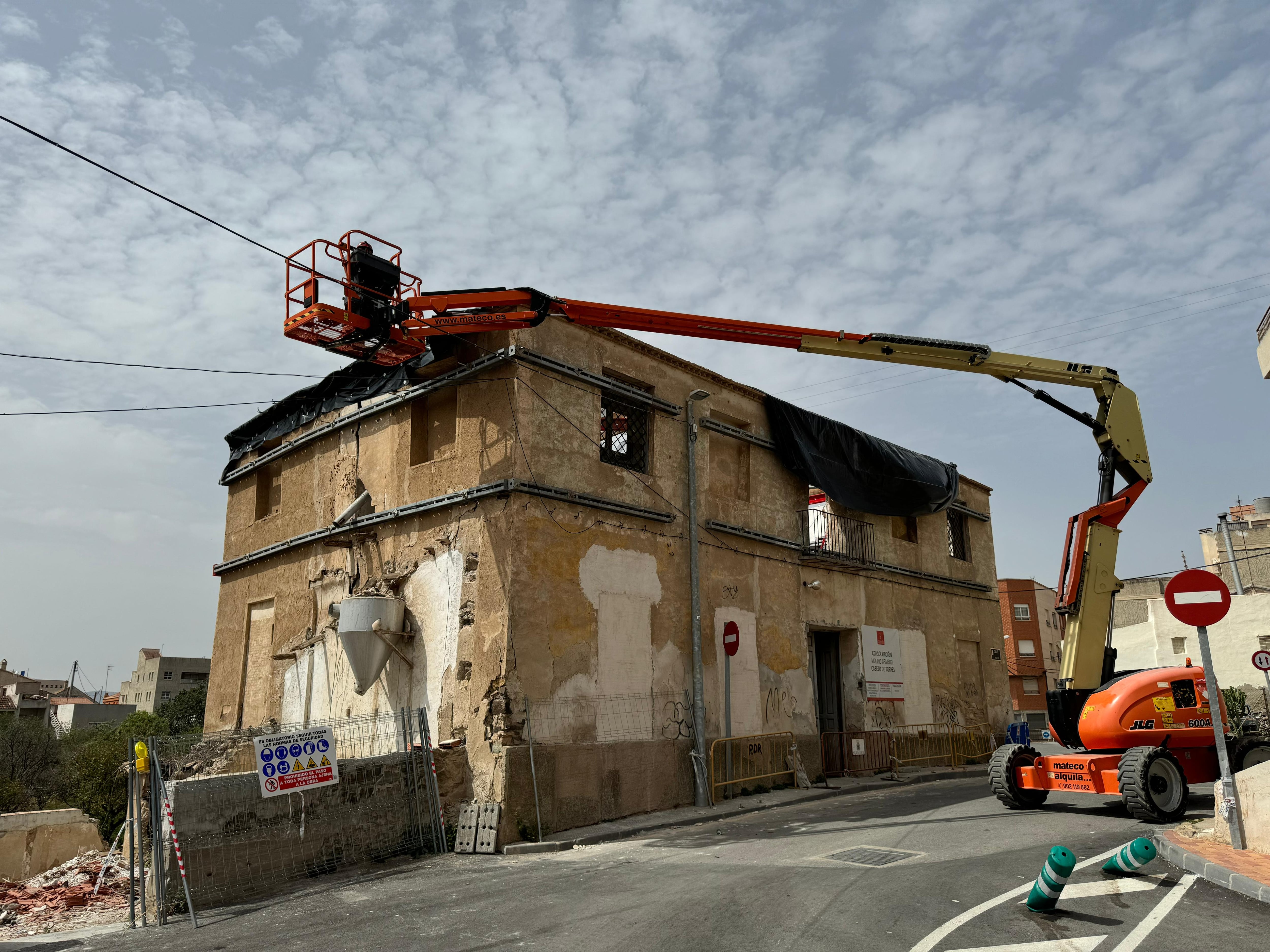 Detalle de los trabajos que se están realizando en el Molino Armero. Ayto. Murcia