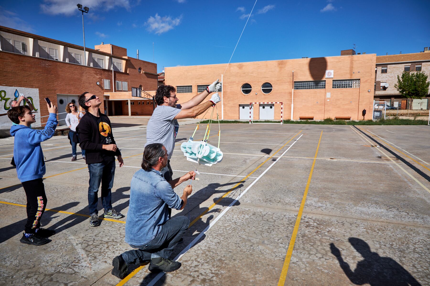 Momento del disparo de uno de los cohetes