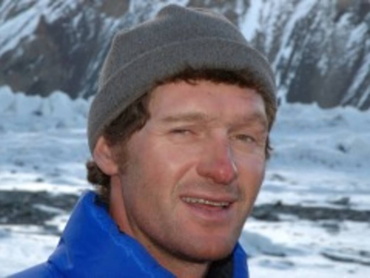 Vallejo parte rumbo al Paiju Peak (6.610 mts)