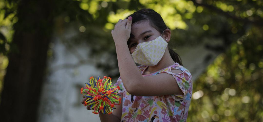 Los niños alcalaínos recibirán mascarillas infantiles.