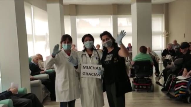 Fotograma del vídeo grabado por los profesionales de la Residencia Reina Isabel de Palencia