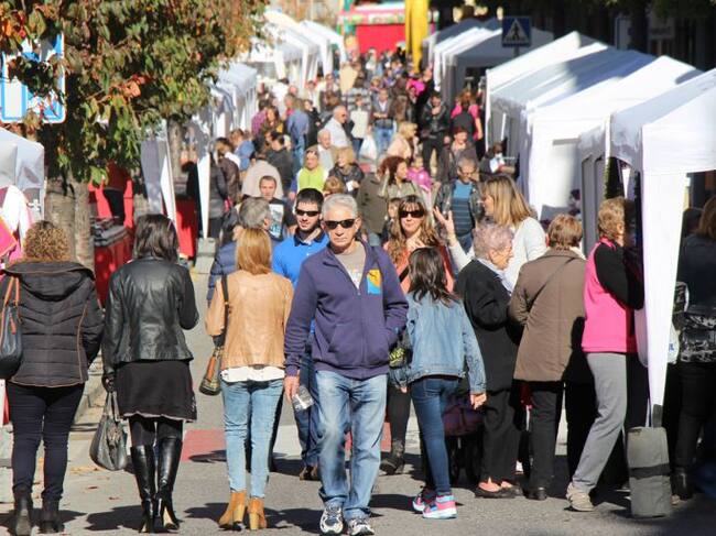 Nombrós públic a la fira Oh!Fertes de Sant Julià aquest diumenge.