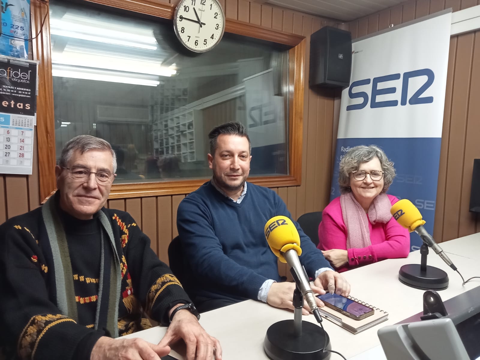 Moisés López, acompañado de Teresa VInader y Ricardo Celiberti