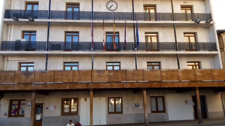 Fachada del Ayuntamiento de Roa