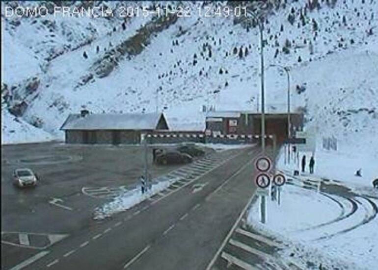 Imagen de la webcam del tunel de Bielsa, este domingo, desde el lado francés