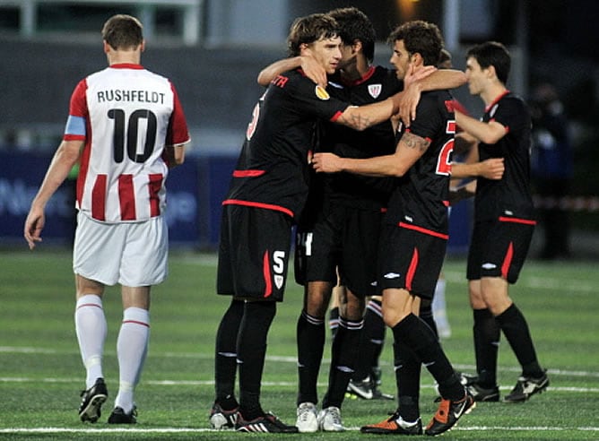 Los jugadores del Athletic celebran el pase a la Europa League