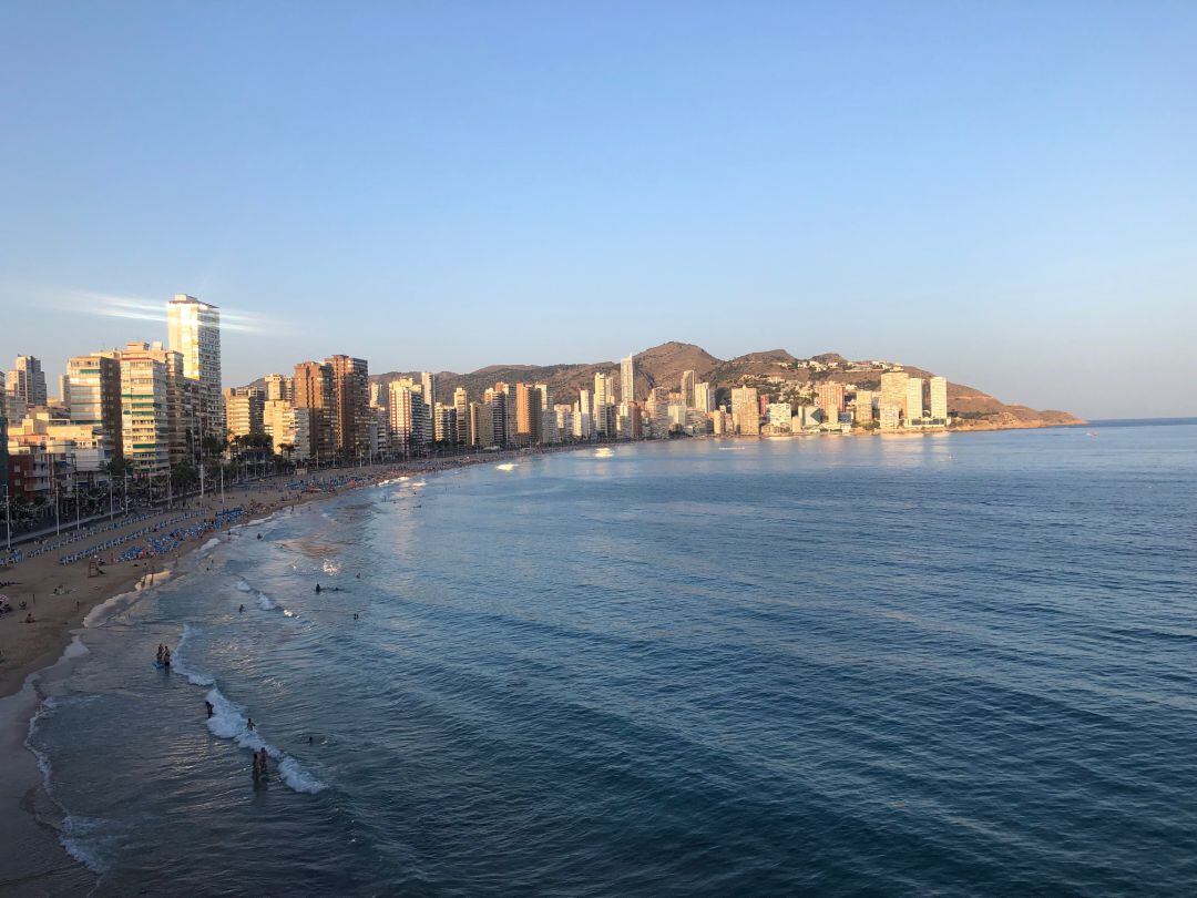 Playa de Benidorm en una foto de archivo