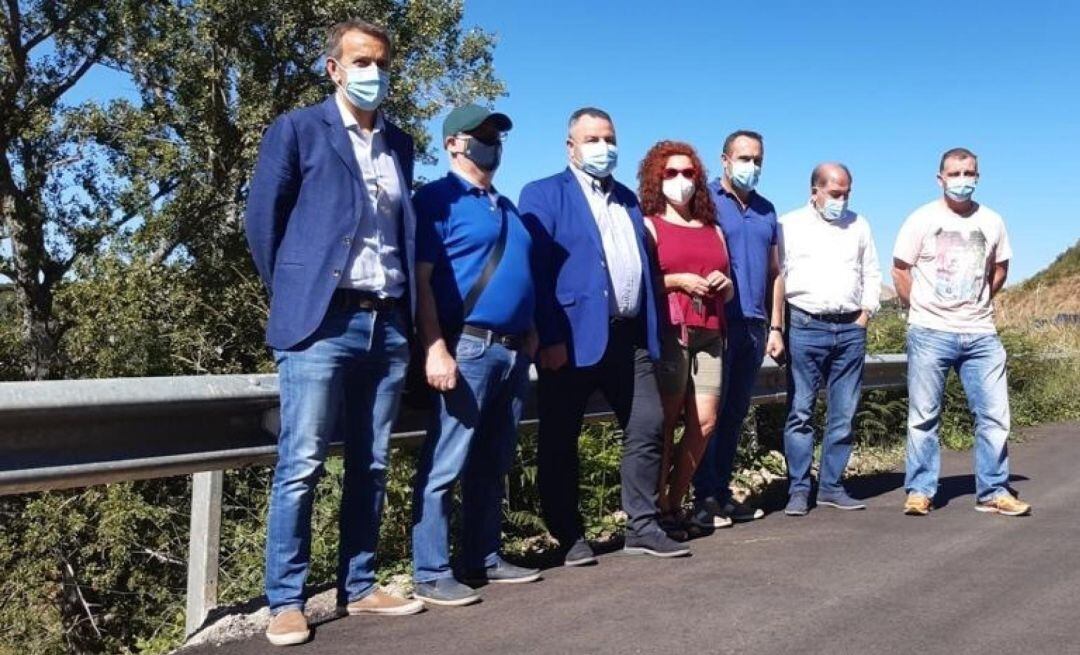 El presidente de la Diputación ha visitado las obras de arreglo de la carretera de Vegacervera