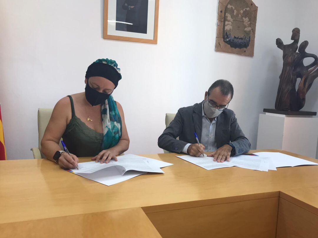 Un momento durante la firma del convenio con el Consell de Formentera