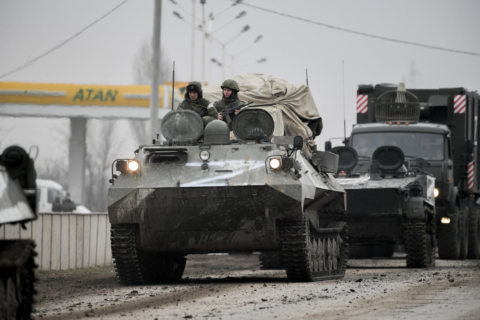 Las tropas rusas entrando en el centro de Járkov, la segunda ciudad más grande de Ucrania. (EuropaPress)