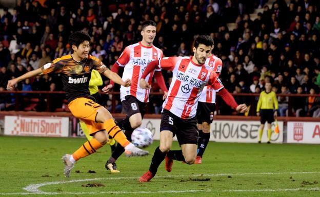 UD Logroñés y Valencia CF se enfrentaron por última vez en la temporada 2019-2020 / EFE