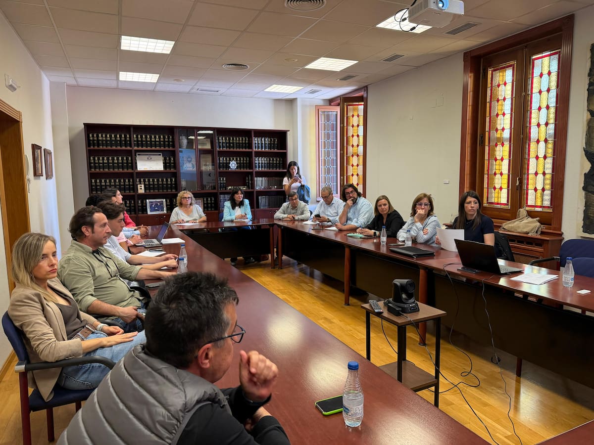 El Ayuntamiento de Huesca presenta en CEOE CEPYME una nueva convocatoria de ayudas de 328.000 euros para el tejido empresarial