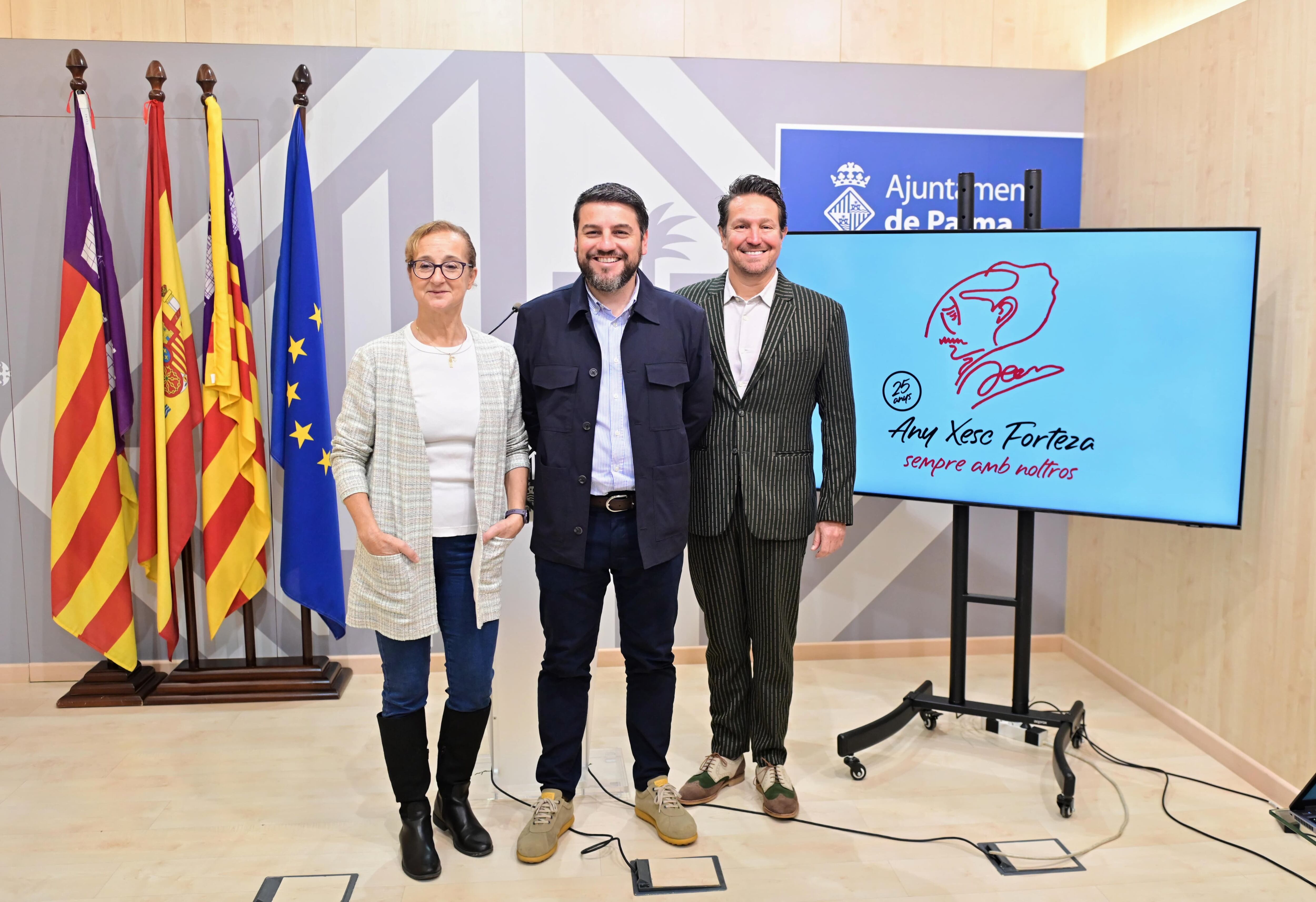 Presentación &#039;Any Xesc Forteza&#039;, con el primer teniente de alcalde de Cort, Javier Bonet; director general de Música i Artes Escenicas, Rafel Brunet; y Catalina Forteza, hija del homenajeado