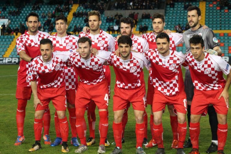 El once inicial de Castilla y León ante Cataluña, con Zazu -2º por la izquierda abajo-, Ruba -a la dch. de Zazu- y el meta Carmona -arriba-