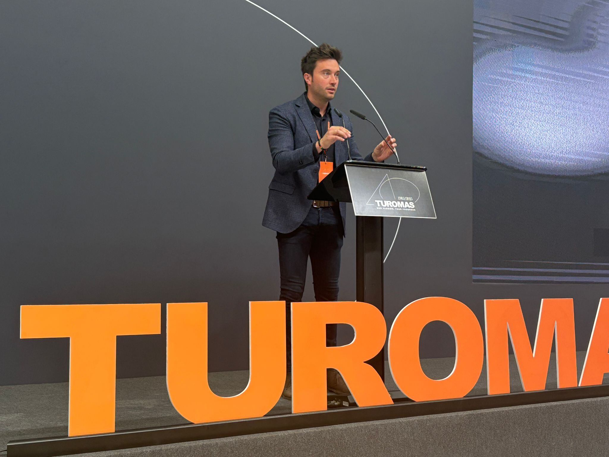 Álvaro Tomás, durante su intervención esta mañana.