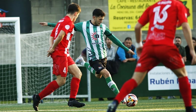 Laro Setién, durante el partido contra el Escobedo.