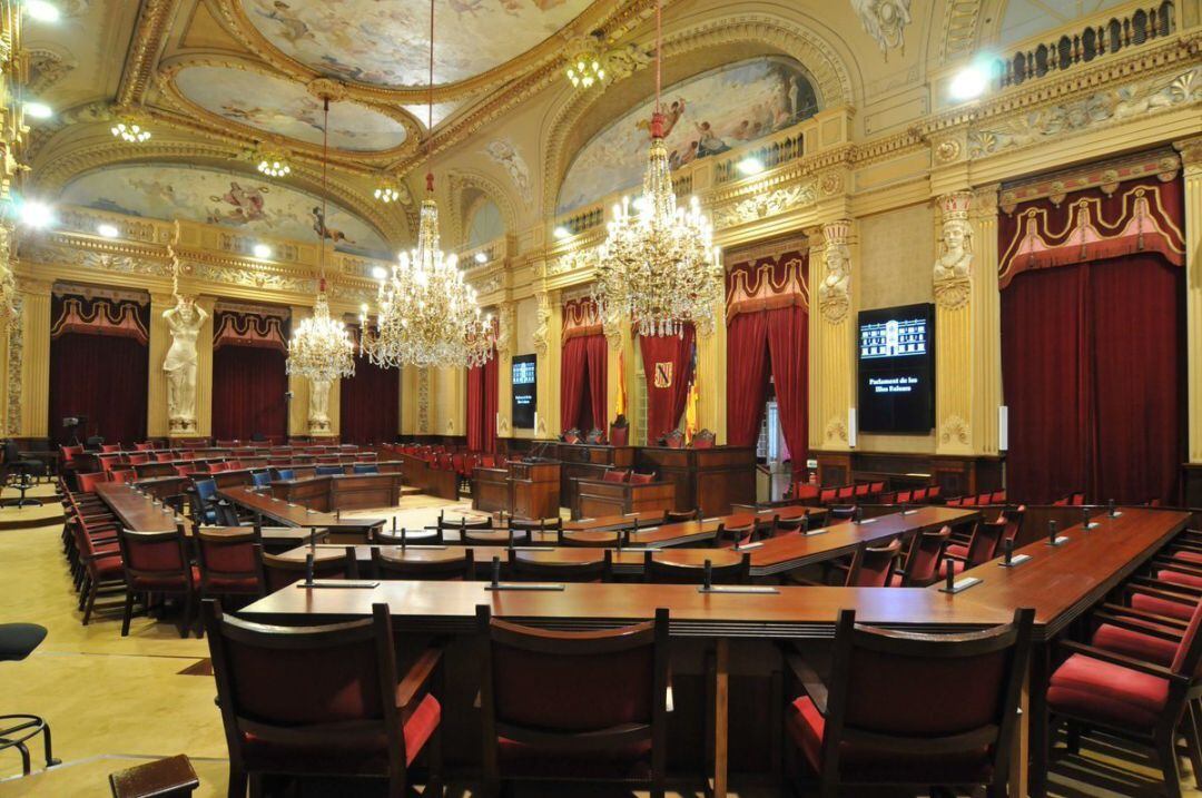 Imagen de recurso de la sala de plenos del Parlament.