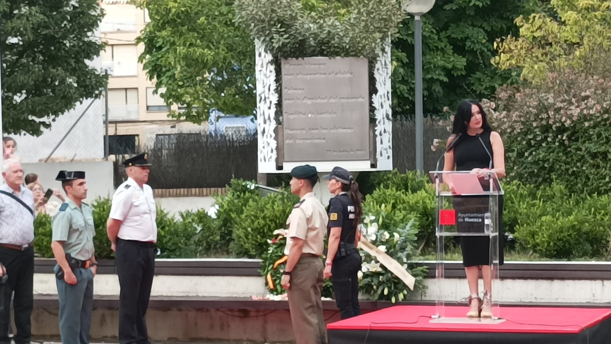 Lorena Orduna, alcaldesa de Huesca, durante el homenaje