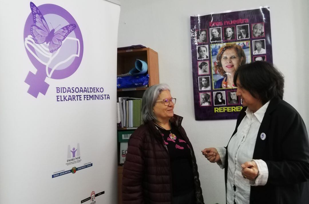 Bidasoaldeko Elkarte Feminista en la presentación de la agenda de actividades 