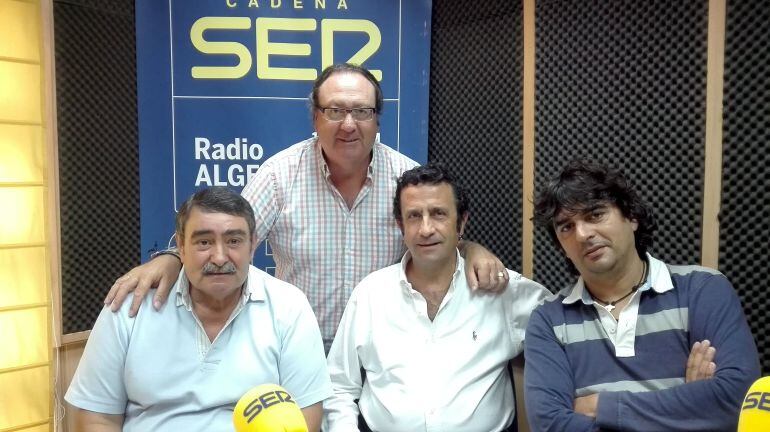 Con los contertulios de hoy Hermenegildo González, Juan Luís M. Retamino y Carlos Pérez.