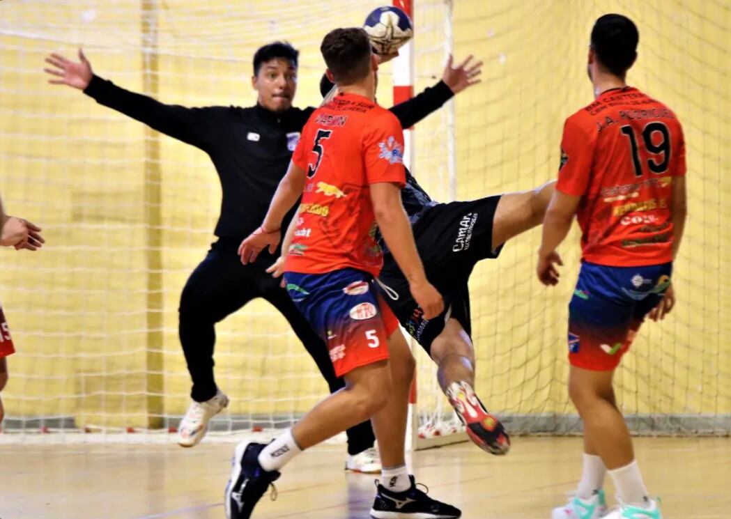 El balonmano almeriense logra una gran victoria.