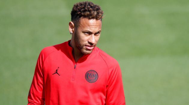 Neymar, durante un entrenamiento con el PSG