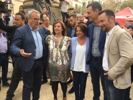 Pedro Sánchez con los candidatos socialistas de Ibiza