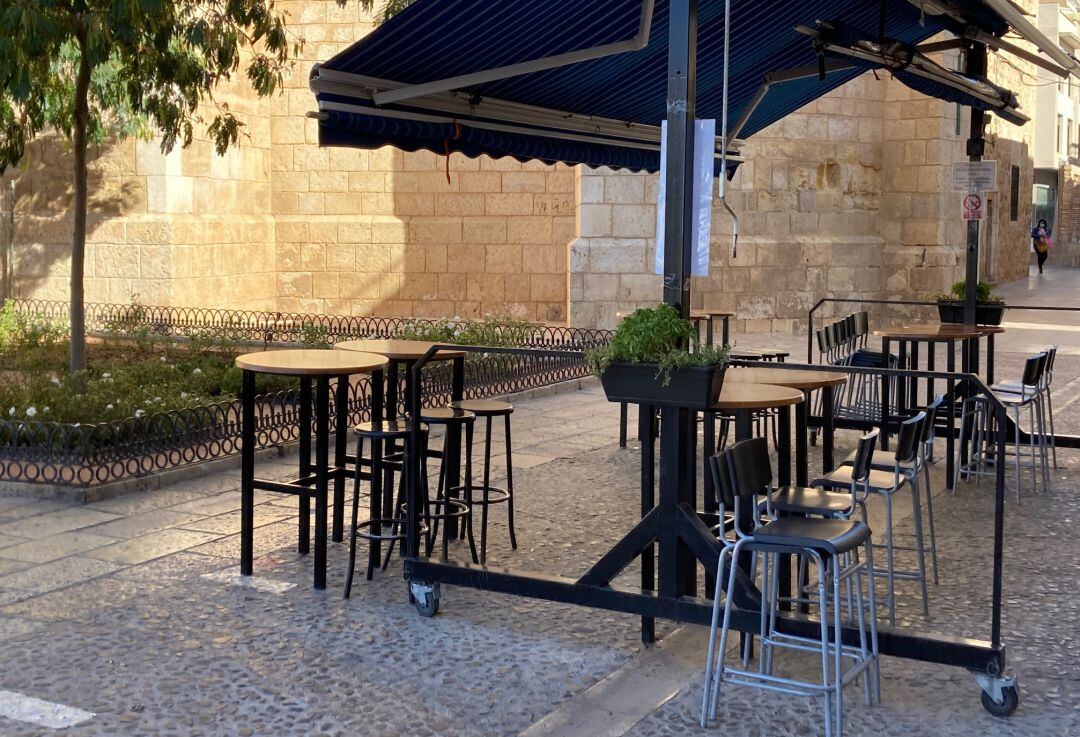 Imagen de archivo de una de las terrazas de la Plaza de España de Valdepeñas (Ciudad Real)