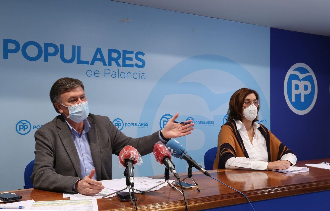 Francisco Vázquez y Ángeles Armisén