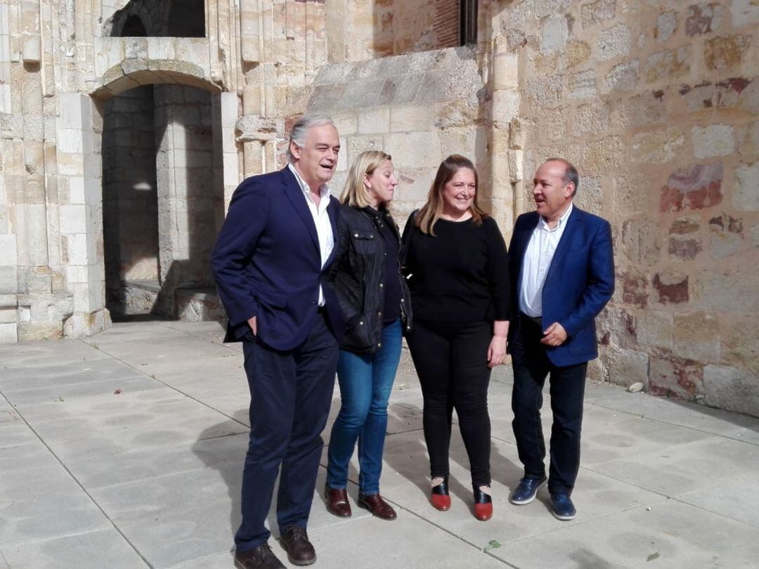 Gonzlez Pons, Isabel Blanco, Esther Herranz y Jose María Barrios